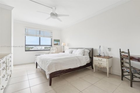 Condo in Key Biscayne, Florida, 2 bedrooms  № 1698498 - photo 22