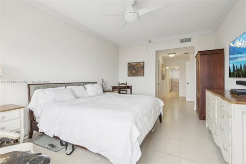 Condo in Key Biscayne, Florida, 2 bedrooms  № 1698498 - photo 24
