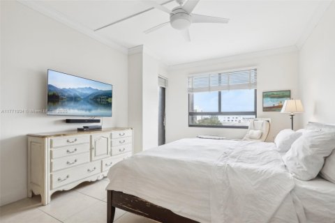 Condo in Key Biscayne, Florida, 2 bedrooms  № 1698498 - photo 25