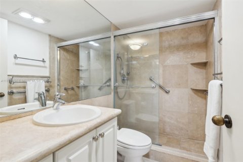 Condo in Key Biscayne, Florida, 2 bedrooms  № 1698498 - photo 18