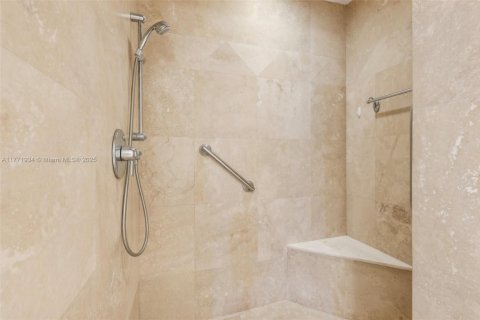 Condo in Key Biscayne, Florida, 2 bedrooms  № 1698498 - photo 29