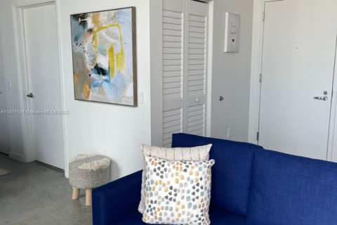 Condo in Miami, Florida, 1 bedroom  № 1781585 - photo 14