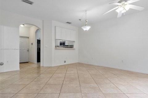 Townhouse in Miramar, Florida 3 bedrooms, 148.74 sq.m. № 1881533 - photo 8