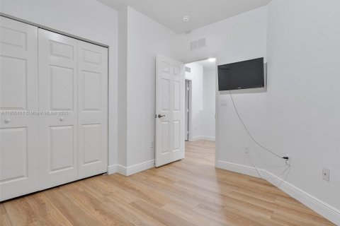 Townhouse in Miramar, Florida 3 bedrooms, 148.74 sq.m. № 1881533 - photo 27