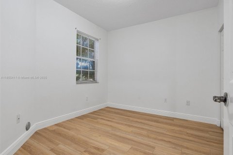 Townhouse in Miramar, Florida 3 bedrooms, 148.74 sq.m. № 1881533 - photo 26