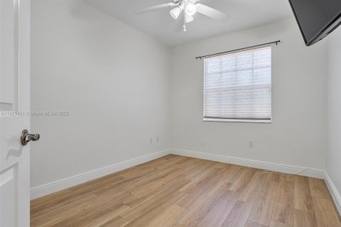 Townhouse in Miramar, Florida 3 bedrooms, 148.74 sq.m. № 1881533 - photo 28