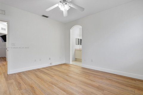 Townhouse in Miramar, Florida 3 bedrooms, 148.74 sq.m. № 1881533 - photo 17