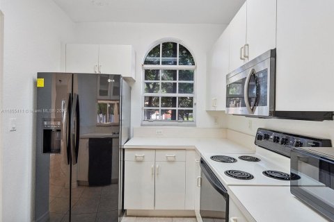 Townhouse in Miramar, Florida 3 bedrooms, 148.74 sq.m. № 1881533 - photo 12