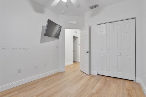Townhouse in Miramar, Florida 3 bedrooms, 148.74 sq.m. № 1881533 - photo 29