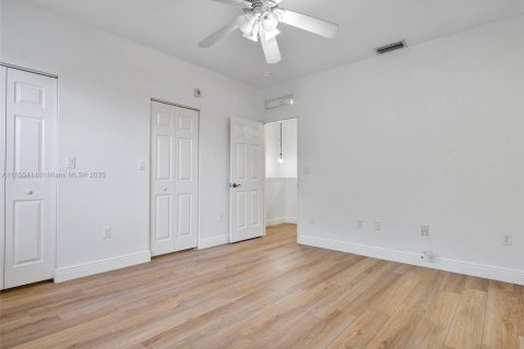 Townhouse in Miramar, Florida 3 bedrooms, 148.74 sq.m. № 1881533 - photo 18
