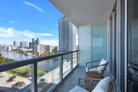Condominio en venta en Hallandale Beach, Florida, 2 dormitorios, 95.5 m2 № 1953806 - foto 25
