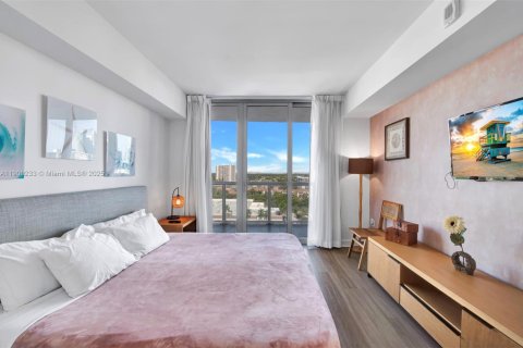 Condominio en venta en Hallandale Beach, Florida, 2 dormitorios, 95.5 m2 № 1953806 - foto 4