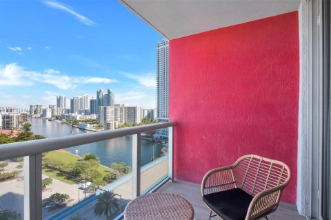 Condominio en venta en Hallandale Beach, Florida, 2 dormitorios, 95.5 m2 № 1953806 - foto 26