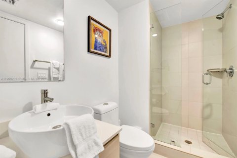 Condominio en venta en Hallandale Beach, Florida, 2 dormitorios, 95.5 m2 № 1953806 - foto 24