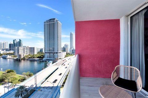 Condominio en venta en Hallandale Beach, Florida, 2 dormitorios, 95.5 m2 № 1953806 - foto 13