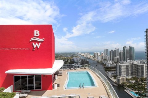 Condominio en venta en Hallandale Beach, Florida, 2 dormitorios, 95.5 m2 № 1953806 - foto 27