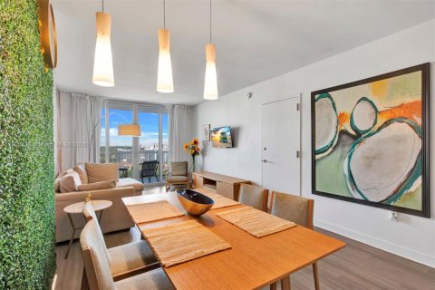 Condominio en venta en Hallandale Beach, Florida, 2 dormitorios, 95.5 m2 № 1953806 - foto 15