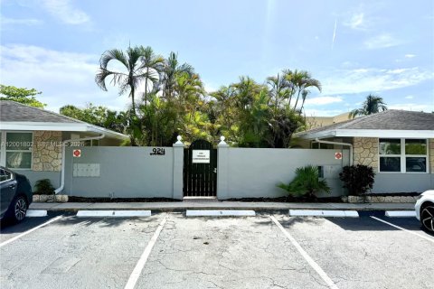 Condo in Fort Lauderdale, Florida, 1 bedroom  № 2065915