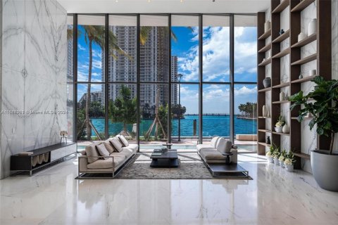 Снять в аренду квартиру в Майами, Флорида 2 спальни, № 1959665 - фото 24