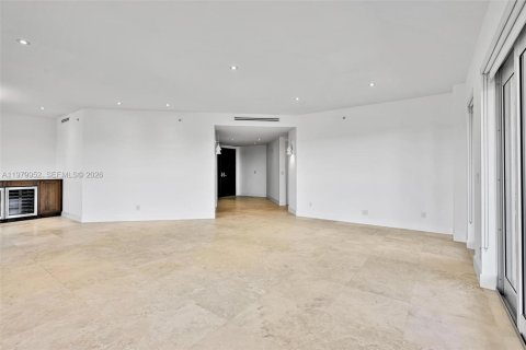 Condo in Coral Gables, Florida, 3 bedrooms  № 2053002 - photo 26