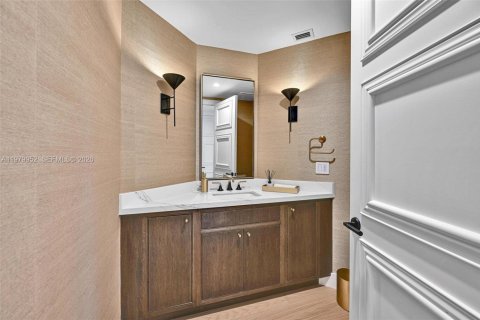 Condo in Coral Gables, Florida, 3 bedrooms  № 2053002 - photo 27