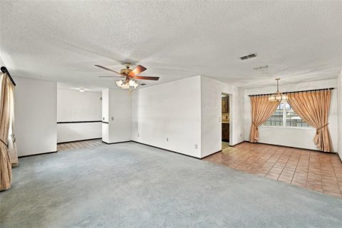 House in Orlando, Florida 3 bedrooms, 158.31 sq.m. № 2428645 - photo 6
