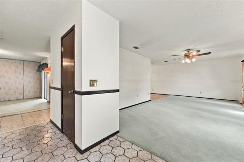 House in Orlando, Florida 3 bedrooms, 158.31 sq.m. № 2428645 - photo 4