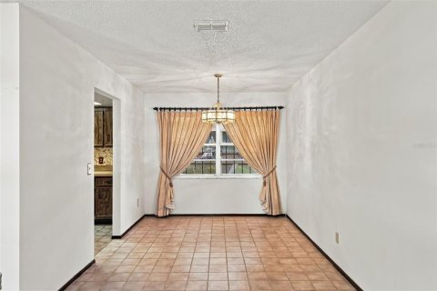 House in Orlando, Florida 3 bedrooms, 158.31 sq.m. № 2428645 - photo 7