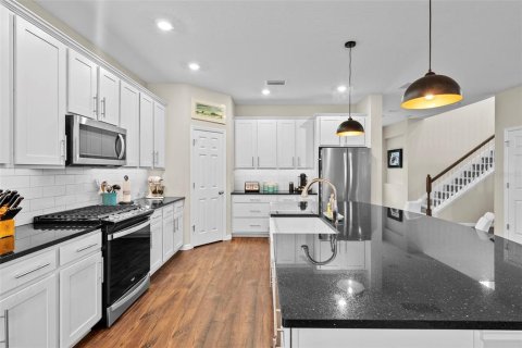 House in Odessa, Florida 3 bedrooms, 226.87 sq.m. № 1907749 - photo 17