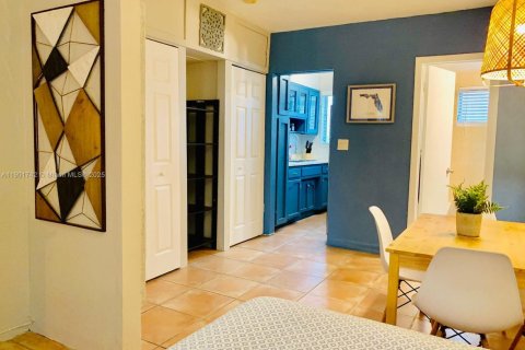 Condo in Miami Beach, Florida  № 1953239 - photo 9