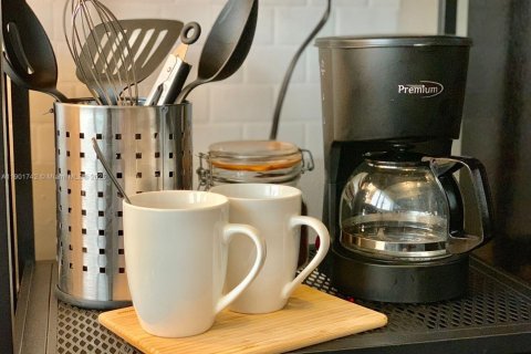 Condo in Miami Beach, Florida  № 1953239 - photo 13