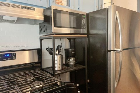 Condo in Miami Beach, Florida  № 1953239 - photo 16