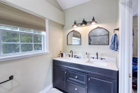 House in Daytona Beach, Florida 5 bedrooms, 216 sq.m. № 2388980 - photo 21