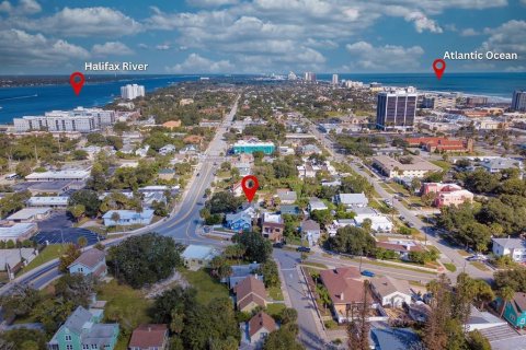 House in Daytona Beach, Florida 5 bedrooms, 216 sq.m. № 2388980 - photo 4