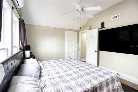House in Daytona Beach, Florida 5 bedrooms, 216 sq.m. № 2388980 - photo 20