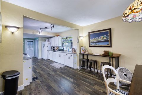 House in Daytona Beach, Florida 5 bedrooms, 216 sq.m. № 2388980 - photo 9