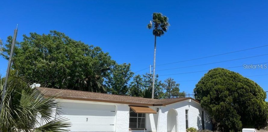 Casa en Port Richey, Florida 3 dormitorios, 139.35 m2 № 1759746