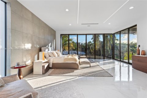 Casa en venta en Miami, Florida, 6 dormitorios, 641.21 m2 № 2243536 - foto 29