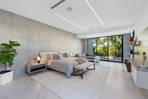 Casa en venta en Miami, Florida, 6 dormitorios, 641.21 m2 № 2243536 - foto 18