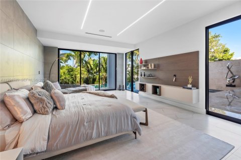 Casa en venta en Miami, Florida, 6 dormitorios, 641.21 m2 № 2243536 - foto 17