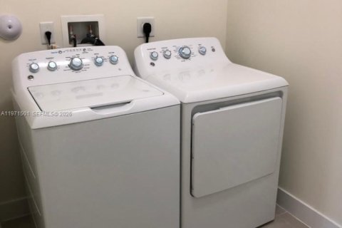 Villa ou maison à vendre à Miami Lakes, Floride: 4 chambres, 264.49 m2 № 2174657 - photo 6
