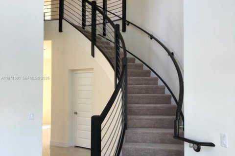Villa ou maison à vendre à Miami Lakes, Floride: 4 chambres, 264.49 m2 № 2174657 - photo 12