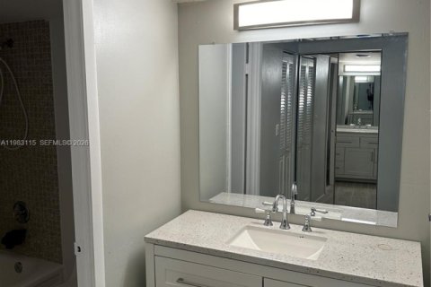 Condominio en alquiler en Pembroke Pines, Florida, 2 dormitorios, 102.19 m2 № 2049965 - foto 23