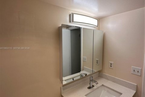 Condominio en alquiler en Pembroke Pines, Florida, 2 dormitorios, 102.19 m2 № 2049965 - foto 21