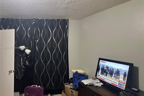 Condominio en alquiler en Pembroke Pines, Florida, 2 dormitorios, 102.19 m2 № 2049965 - foto 25