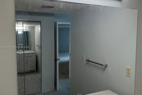 Condominio en alquiler en Pembroke Pines, Florida, 2 dormitorios, 102.19 m2 № 2049965 - foto 16