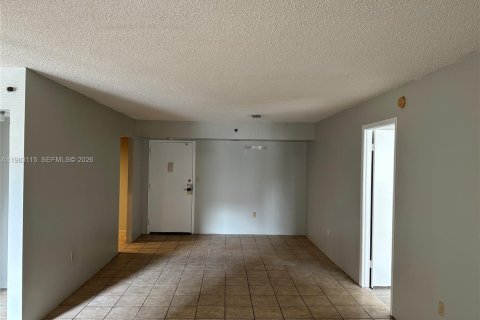 Condominio en alquiler en Pembroke Pines, Florida, 2 dormitorios, 102.19 m2 № 2049965 - foto 3