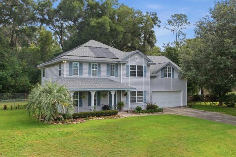 House in Ocala, Florida 4 bedrooms, 240.99 sq.m. № 2120295