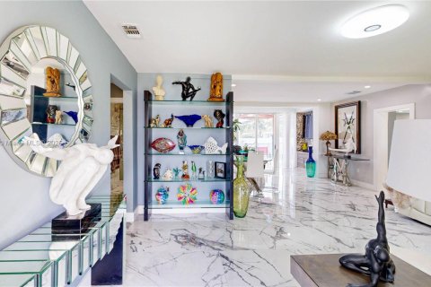 House in Miami, Florida 3 bedrooms, 141.03 sq.m. № 1836145 - photo 25
