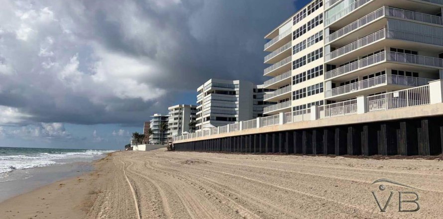 Кондоминиум с 2 спальнями в Саут-Палм-Бич, Флорида № 1081666